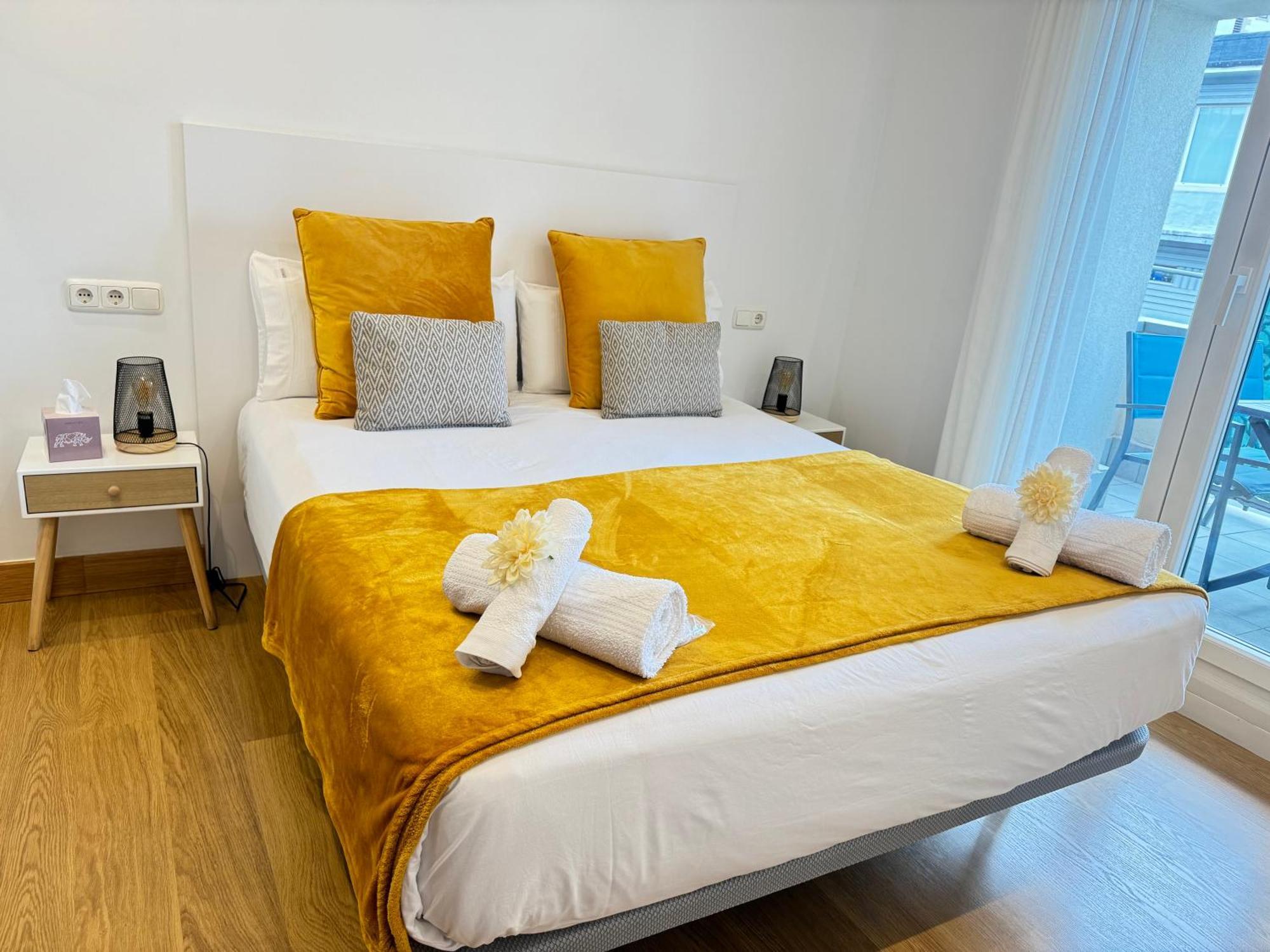 Mikain Terrace Cathedral View With Free Parking & Air Cond Apartment *